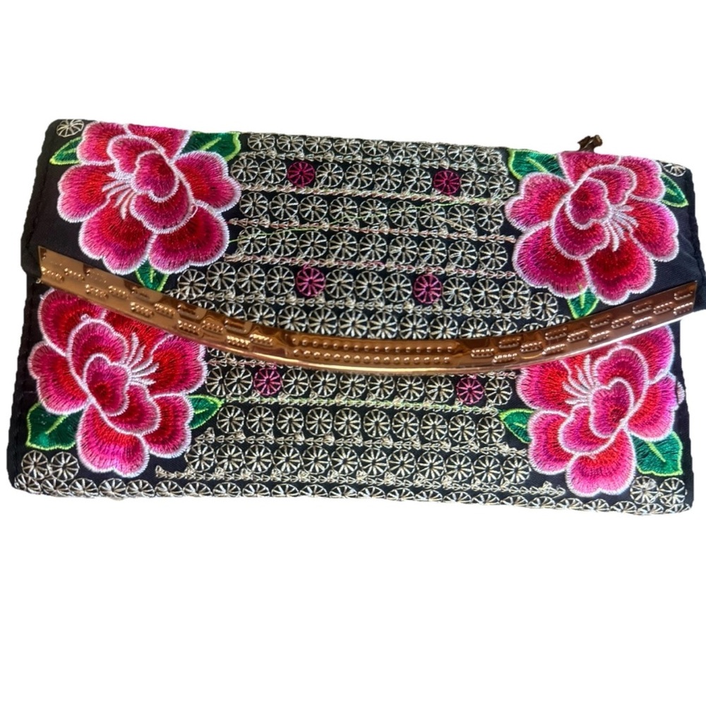 Floral Embroidered Clutch